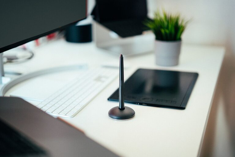 Tips for Organizing a Clutter-Free and Productive Home Office Space